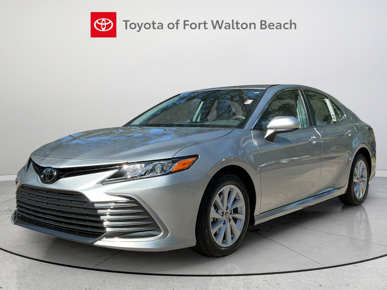 Used 2024 Toyota Camry LE FWD image 3
