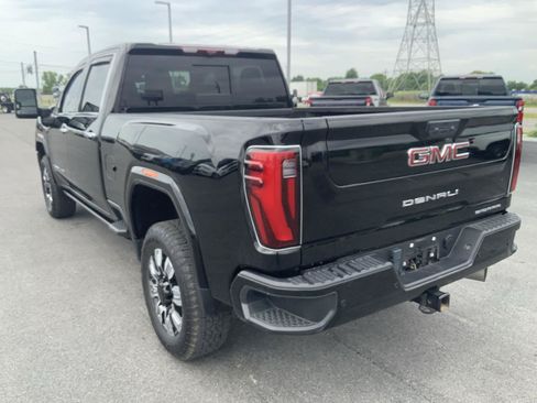 Used 2024 GMC Sierra 3500 Denali w/ Denali Reserve Package AWD/4WD image 8