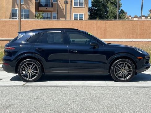 Used 2021 Porsche Cayenne AWD/4WD image 3