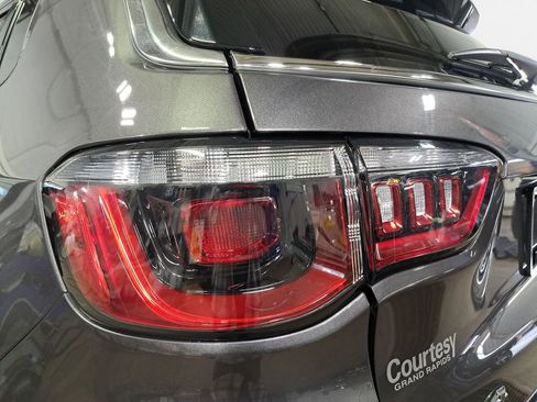 Certified 2024 Jeep Compass Limited image 31