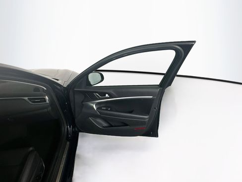 Used 2026 Genesis G70 2.5T RWD image 31