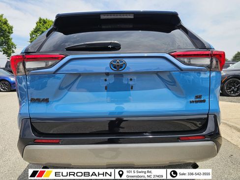 Used 2024 Toyota RAV4 SE AWD/4WD image 4