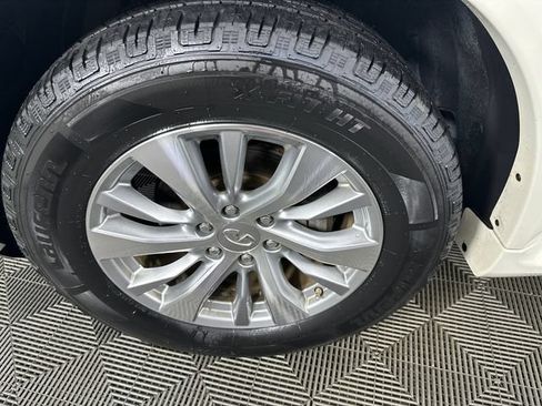 Used 2017 INFINITI QX80 4WD w/ Driver Assistance Package image 33