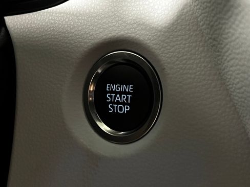 Used 2026 Toyota Corolla SE FWD image 19