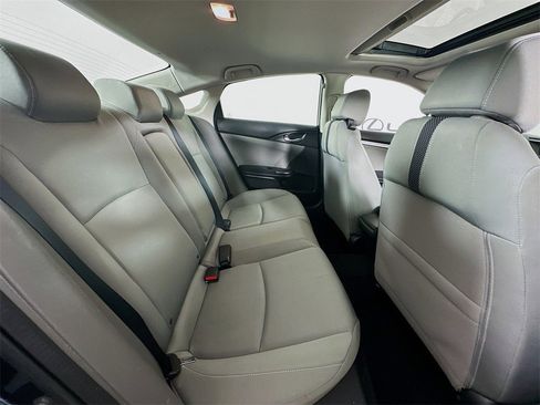 Used 2019 Honda Civic EX image 28