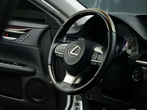 Used 2016 Lexus ES 350 w/ Luxury Package w/Wood Trim image 65