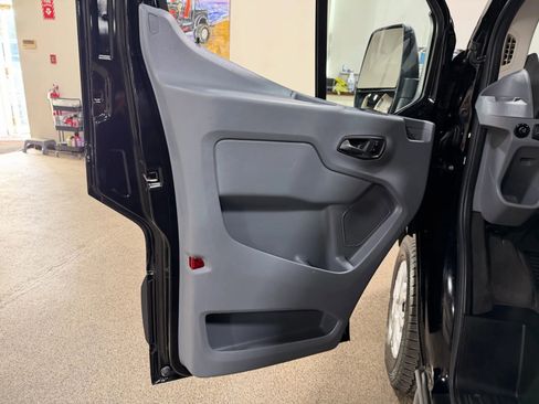 Used 2017 Ford Transit 150 XL image 29