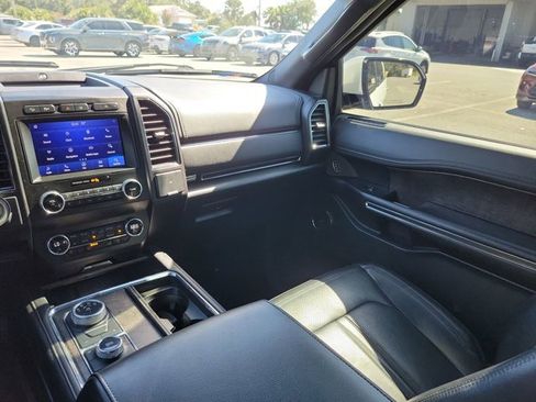 Used 2021 Ford Expedition Max Limited image 3