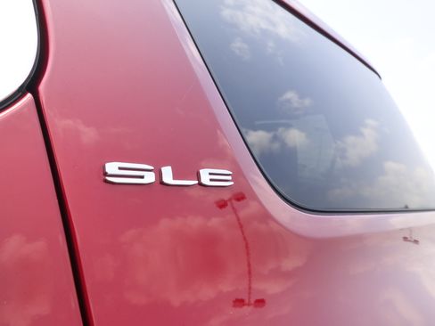 Used 2023 GMC Acadia SLE w/ Driver Convenience Package AWD/4WD image 11