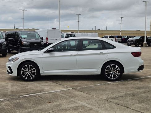 Used 2025 Volkswagen Jetta Sport FWD image 7