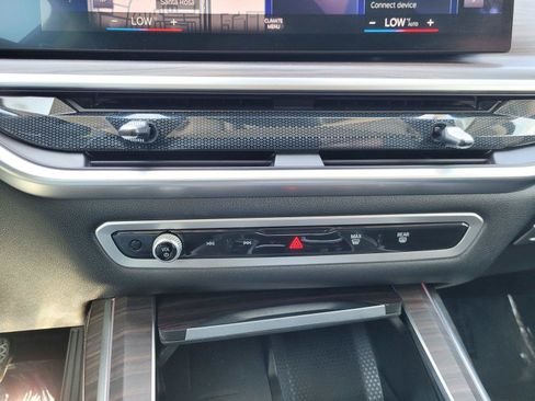 Used 2023 BMW X7 xDrive40i w/ Premium Package AWD/4WD image 30