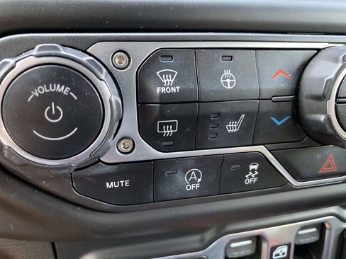 Certified 2023 Jeep Wrangler Unlimited Sport w/ Sun And Sound Package AWD/4WD image 17