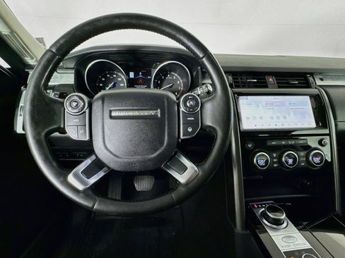 Used 2017 Land Rover Discovery First Edition AWD/4WD image 10