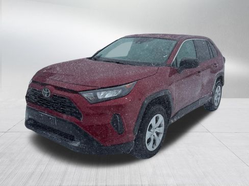 Used 2022 Toyota RAV4 LE AWD/4WD image 2