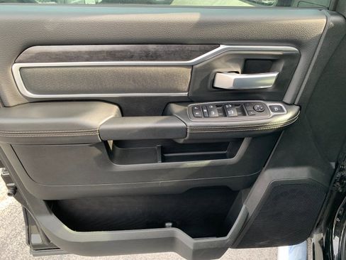 Used 2024 RAM 3500 Big Horn image 12