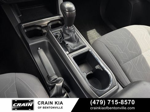 Used 2019 Toyota Tacoma TRD Off-Road w/ Technology Package AWD/4WD image 16