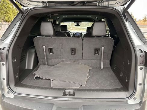 Used 2023 Chevrolet Traverse LT AWD/4WD image 7