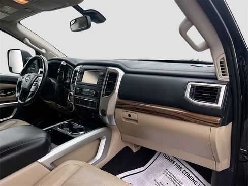 Used 2016 Nissan Titan SL image 29