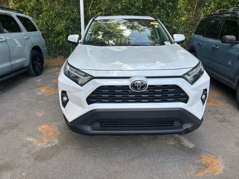 Used 2023 Toyota RAV4 XLE Premium image 7