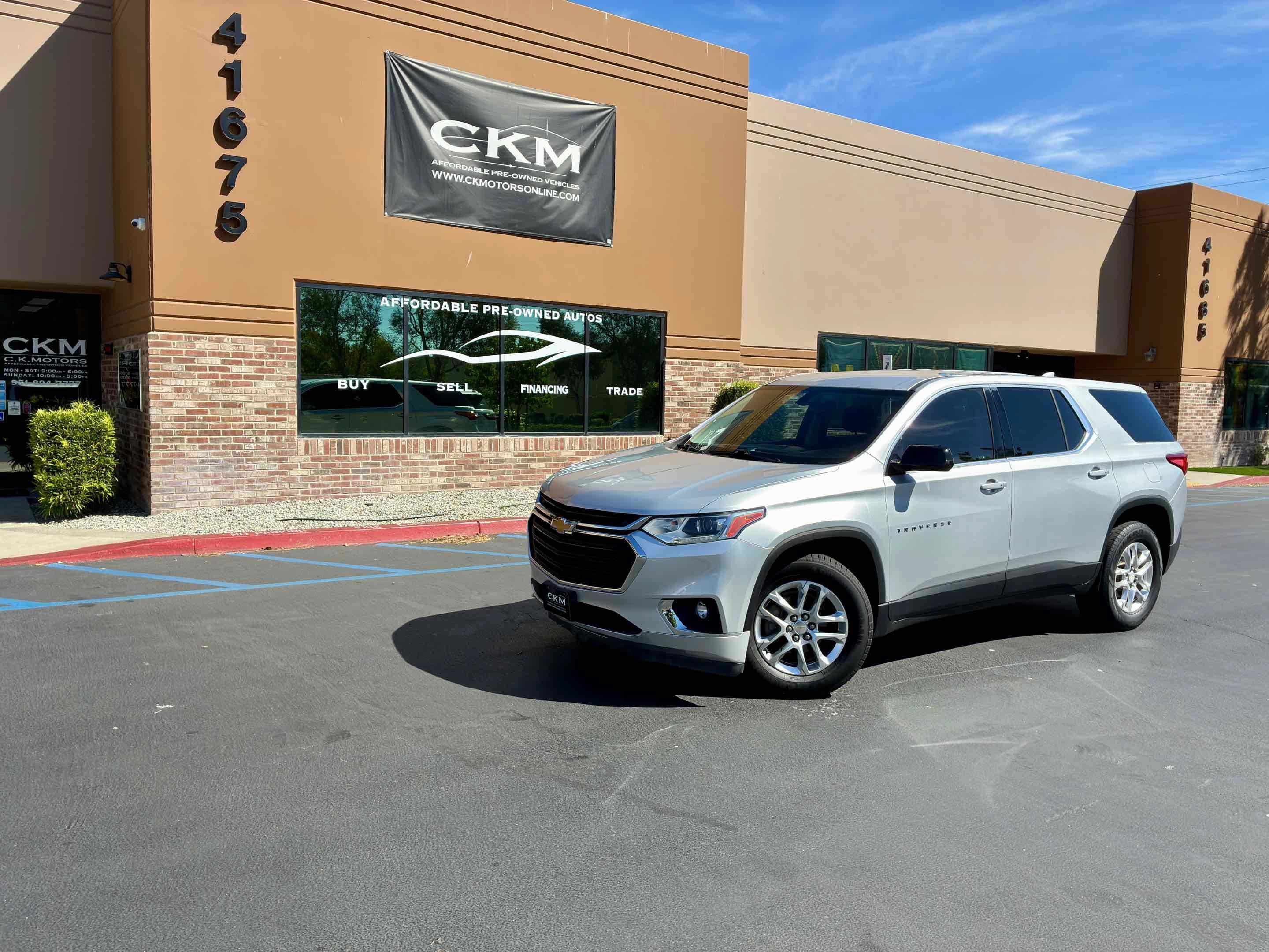 Used 2019 Chevrolet Traverse LS FWD image 2