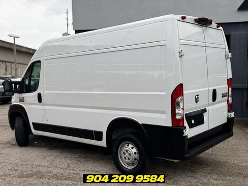 Used 2021 RAM ProMaster 2500 w/ Convenience Group FWD image 3