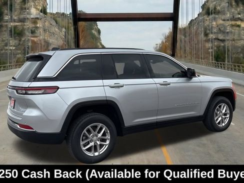 New 2025 Jeep Grand Cherokee Laredo X w/ Luxury Tech Group I RWD image 11