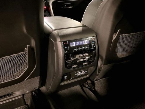Used 2023 Jeep Grand Cherokee L Summit w/ Advanced Protech Group IV AWD/4WD image 31