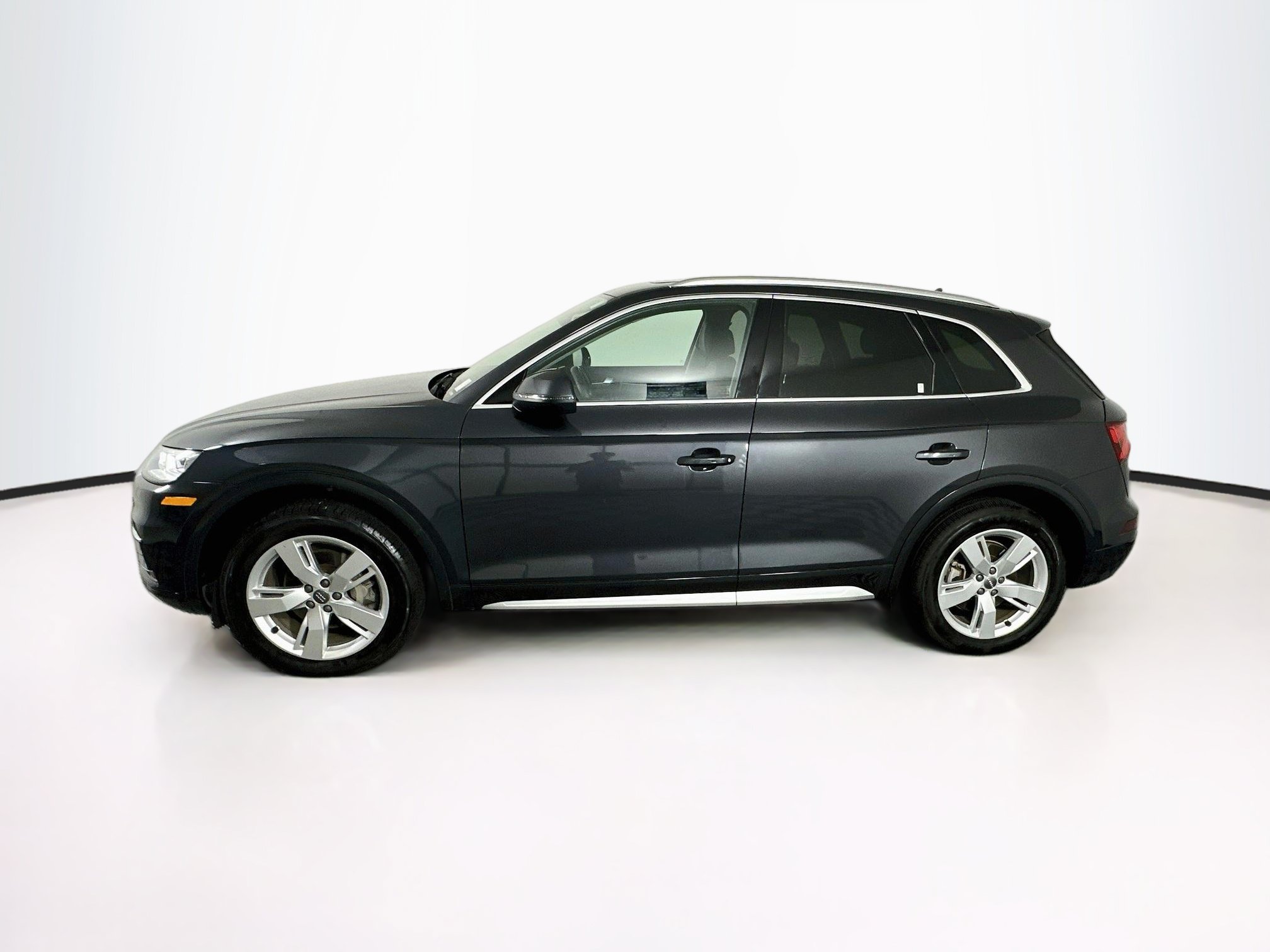 Used 2018 Audi Q5 2.0T Premium Plus w/ Premium Plus Package AWD/4WD image 4