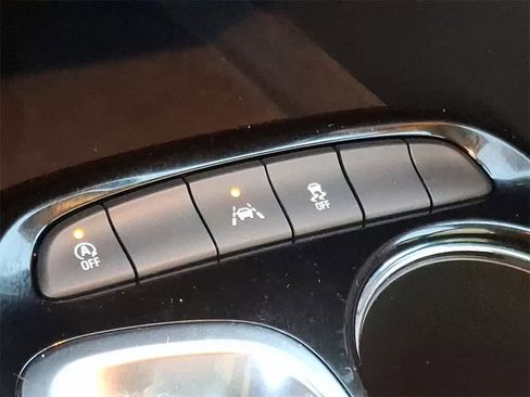 Used 2021 Buick Encore GX Select image 22