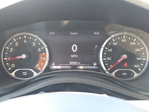 Used 2020 Jeep Renegade Altitude w/ UConnect 8.4 Nav Group FWD image 38