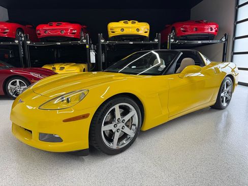 Used 2007 Chevrolet Corvette Coupe w/ Preferred Equipment Group RWD image 3