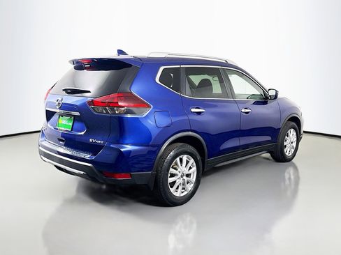 Used 2018 Nissan Rogue SV image 10