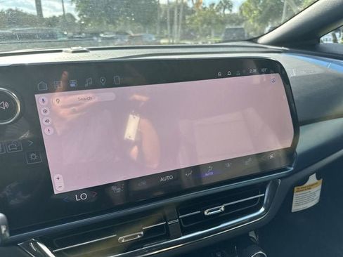 New 2026 Chevrolet Equinox EV LT image 31