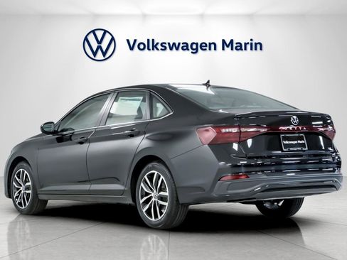 New 2025 Volkswagen Jetta SE image 3