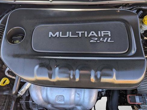 Used 2016 Dodge Dart Limited image 22