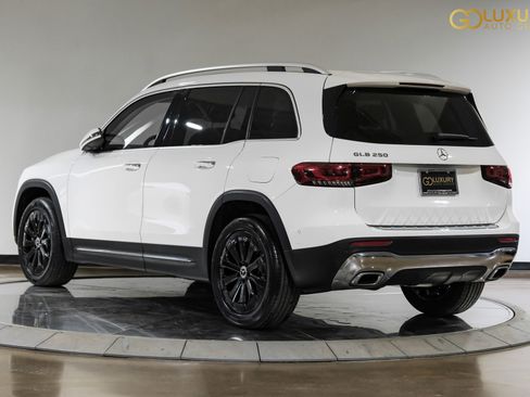 Used 2023 Mercedes-Benz GLB 250 w/ Premium Package image 12