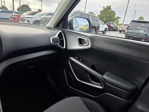 Used 2024 Kia Soul LX w/ Option Group 015 FWD image 9