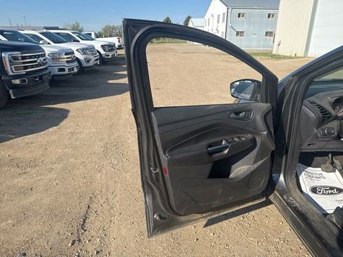 Used 2017 Ford Escape SE AWD/4WD image 13