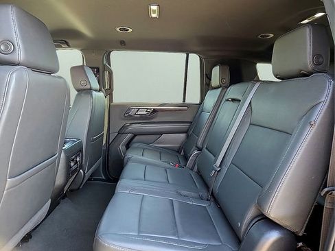 Certified 2025 Chevrolet Suburban LT AWD/4WD image 14