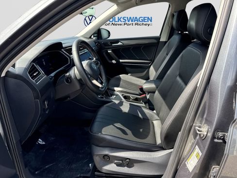 Used 2023 Volkswagen Tiguan SE FWD image 23
