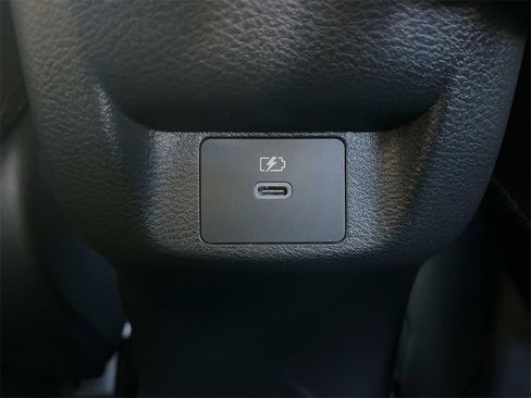 Certified 2025 Nissan Versa SR image 20