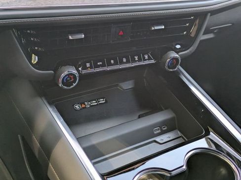 New 2026 Chevrolet Suburban High Country image 22