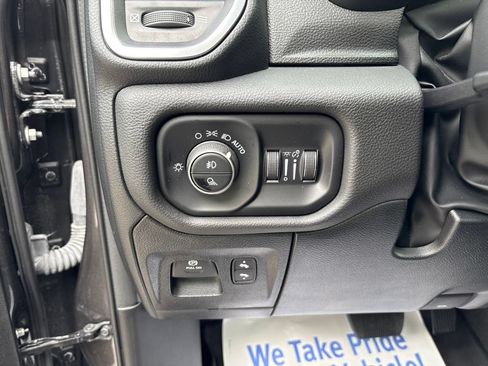 Used 2024 RAM 1500 Laramie AWD/4WD image 39