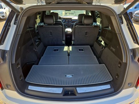 Used 2022 Cadillac XT6 Premium Luxury image 12