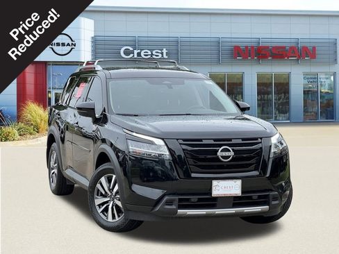 Certified 2024 Nissan Pathfinder SL FWD image 1