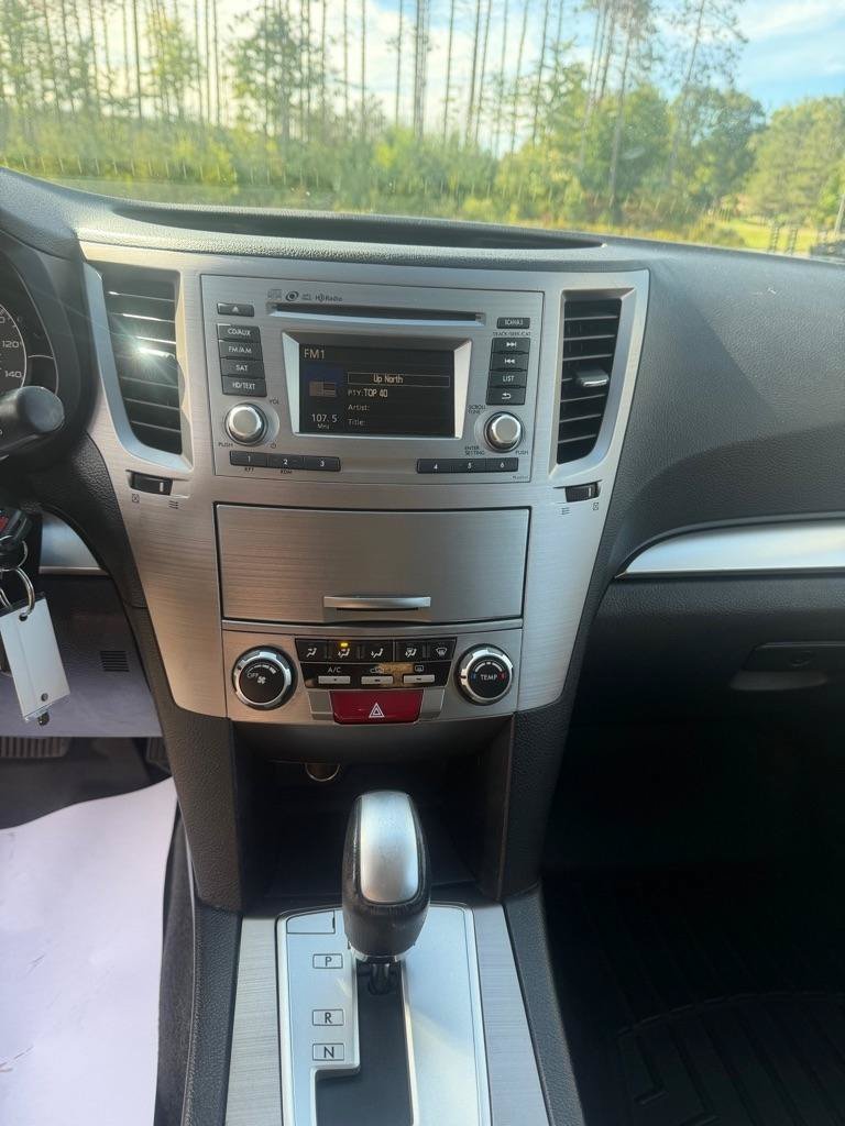 Used 2014 Subaru Outback 2.5i Premium AWD/4WD image 9