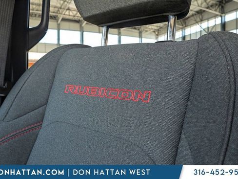 Used 2024 Jeep Wrangler Unlimited Rubicon AWD/4WD image 16