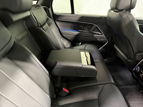 Used 2024 Land Rover Range Rover SE image 54