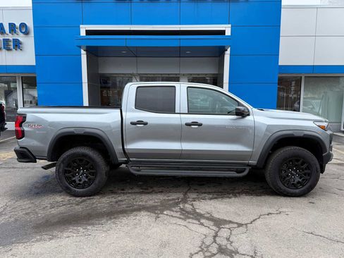 Used 2025 Chevrolet Colorado Trail Boss image 4