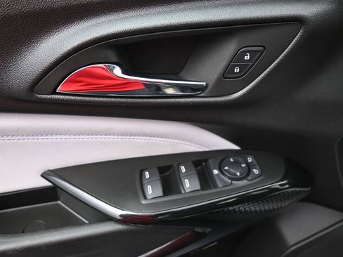 Used 2025 Chevrolet Trax LT image 10